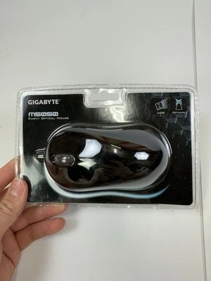 New Gigabyte M5050 Glossy Black Curvy USB Wired Optical 800DPI Mouse PC MAC Mice - Image 1 of 3