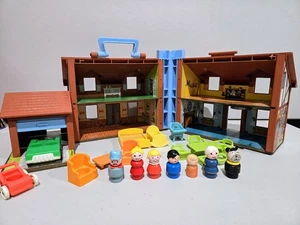 Vintage 1986 Fisher-Price Little People Play Family House #952 Tudor Style - Picture 1 of 21