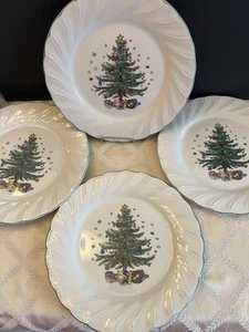Nikko Happy Holidays Dinner Plates 10 3/4" Christmas Tree Japan Set of 4 - Picture 1 of 3