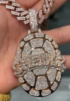 Probador de corte redondo de 4 quilates Moissanita para hombre solo colgante personalizado chapado en oro rosa de 14 quilates Foto 1 de 4