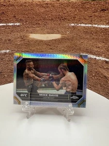 2024 Topps Chrome UFC Prism Refractor #139 Mike Davis - Picture 1 of 2