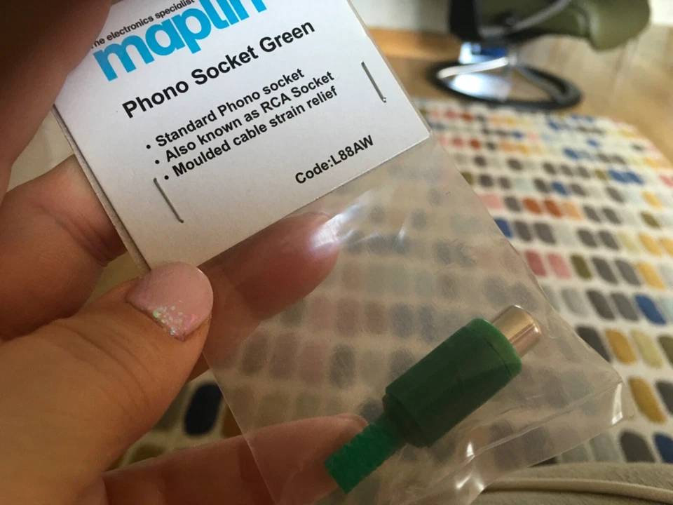 Maplin Standard Phono Socket GREEN RCA Female L88AW - Image 1 of 1