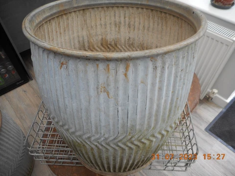 ORIGINAL VINTAGE GALVANISED ZIG-ZAG DOLLY TUB -  Flower Planter ,Garden Feature Cover