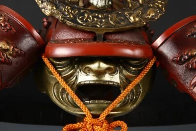 Hermoso casco japonés vintage Samurai Kabuto -casco rojo dragón con máscara- Foto 1 de 4