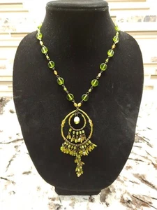 Vintage Necklace 70's Style Glass Beads Green/Yellow 18" Hippie Casual Fun Movie - Picture 1 of 4