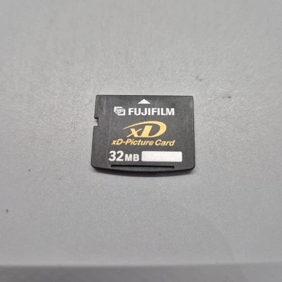 xD Picture Memory Card 32MB Fujifilm Type S - Image 1 of 2