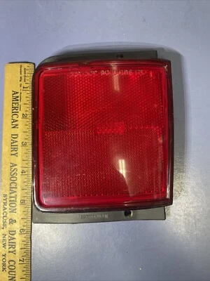 1980 - 1987 Chevrolet Chevette задний габаритный фонарь лампа LH GM # 5971211 - Изображение 1 из 4