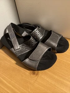 Women’s Size 37 Romika Pewter Colored Sandals/shoes  - Picture 1 of 9