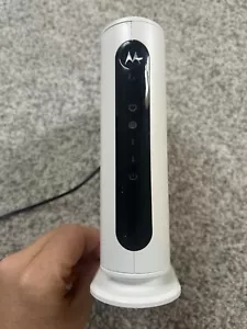 Motorola 8x4 Docsis 3.0 Cable Modem Plus N450 Router Model MG7315 White Used - Picture 1 of 5