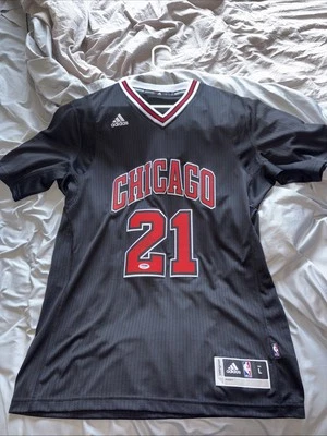 Jimmy butler NBA Chicago Bulls Swing man Large Signed Jersey With PSA Cert. - Image 1 of 4