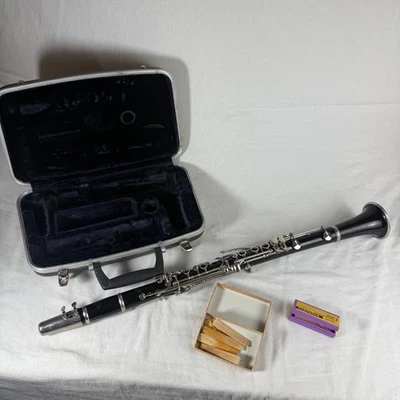Clarinete Conn Vintage Modelo 16 Completo Con Estuche Boquilla Cañas NECESITA CORCHOS Foto 1 de 4