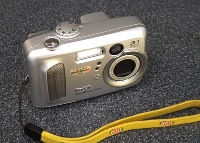 Kodak Digital Camera EasyShare CX6330 3.1MP Silver.  G Condition  Tested   1106 - Image 1 of 4