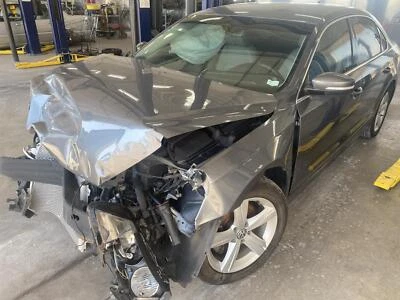 Motor limpiaparabrisas usado se adapta a: Volkswagen Passat 2015 incluye grado de acoplamiento Foto 1 de 4