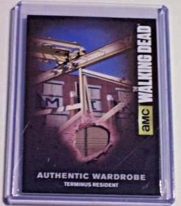 2016 The Walking Dead Wardrobe Relic Temporada 4 Terminus Resident M49 Memorabilia - Imagen 1 de 1