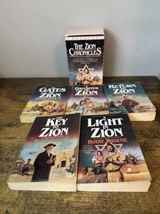 The Zion Chronicles Box Set w/5 Trade Paperback Books by Bodie Thoene. books 1-5 - Foto 1 di 2