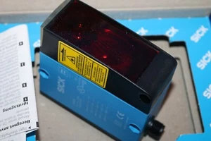Sick 1016396 DS60-P21211 distabce distanz sensor mid range 18…30V DC 100mA 5-pol - Picture 1 of 6
