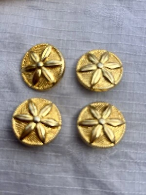 4 X Vintage 80s Gold Tone Pretty Buttons Flower  Design Jackets Crafts Jewellery - Image 1 of 4