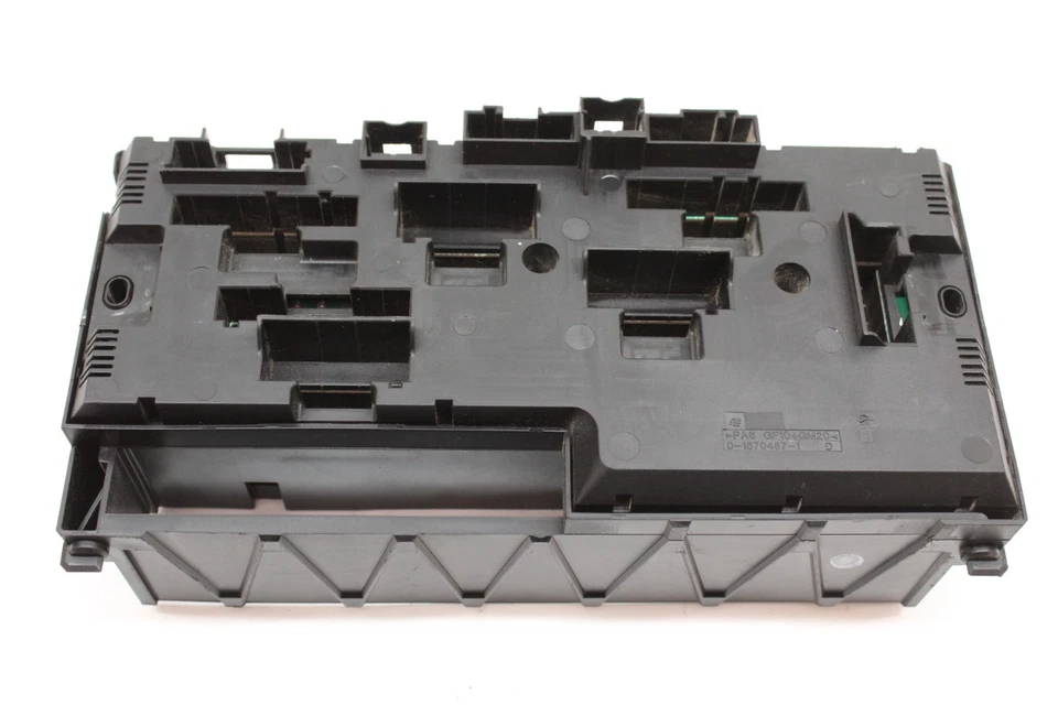 2011 BMW X3 FUSE BOX DISTRIBUTION MODULE 9210863-02 OEM 10 11 12 13 14 15 16 17 Foto 1 de 4