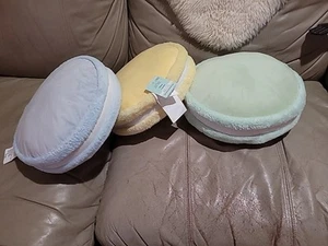 3 Almohadas Redondas 16x16 Macaron Plumón-Relleno Poliéster Súper Suave Ultra Pelusa - Imagen 1 de 5
