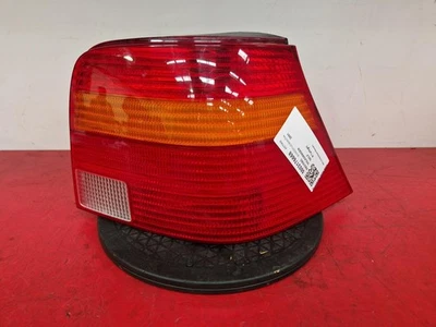 VOLKSWAGEN GOLF TAIL LIGHT DRIVER SIDE OFFSIDE RH 2001 5 DOOR HATCHBACK  - Imagem 1 de 4