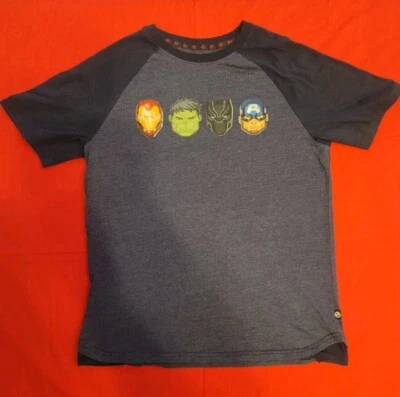 Gráficos delanteros y traseros Marvel Avengers, niños 2XL (18) azul "One Team/One Mission" Foto 1 de 4