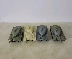 Lote de 4 juguetes vintage de plástico verde tanque del ejército de 5" - Imagen 1 de 6