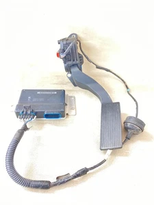 07 Sierra 1500 Classic Electronic Throttle Control Module with Pedal and Harness - Picture 1 of 8
