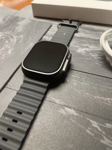 Apple Watch Ultra 2 GPS 49mm Natural Titanium Case with Black Band - Photo 1 sur 4