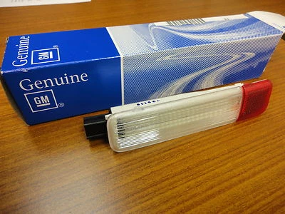 Lámpara de cortesía interior puerta lateral delantera o trasera Chevrolet GMC Cadillac LH nueva OEM Foto 1 de 4