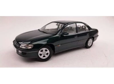 Modellauto Triple9 Opel Omega B - jungle green - 1996 T9-1800433 1:18 Neu in OVP - Bild 1 von 2