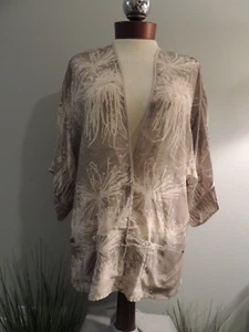Halston Heritage Seide Kimono Jacke Neu mit Etikett Gr. S hellbraun/creme Druck UVP $ 295 AUFFÄLLIG - Bild 1 von 7