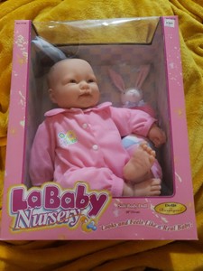 baby nursery muñeca
