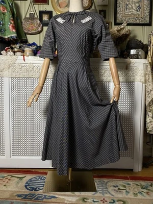 复古 20 世纪 60 年代后期棉质法兰绒连衣裙,女王 Gambit 风格 — 第 1/4 张图片