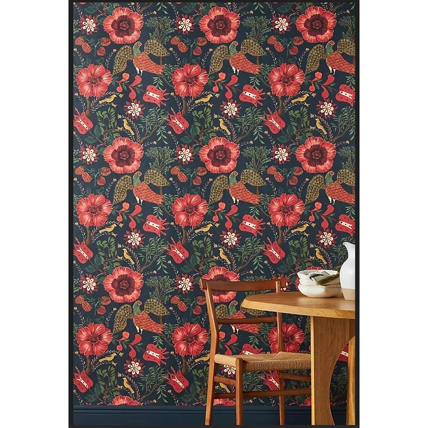 Papel pintado oscuro floral Szekely folclórico Anthropologie MINDTHEGAP Foto 1 de 4