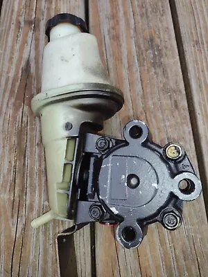 2000 thru 2004 DAKOTA and DURANGO POWER STEERING PUMP - Image 1 of 4