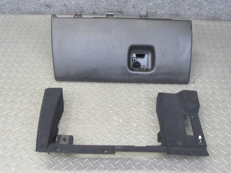 2004-2009 CADILLAC XLR RIGHT SIDE DASHBOARD GLOVE BOX W/ FRAME TRIM PANEL SET - Image 1 of 4