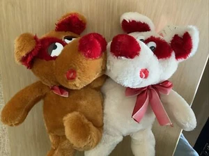 Set 2 Hunde Plüschtier Kiss Me Dan Dee VALENTINES 9 Zoll Stofftier Neu mit Etikett. Sammlerwahl - Bild 1 von 4