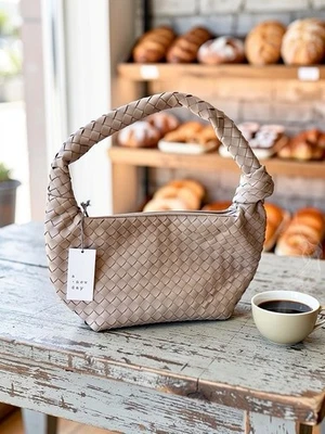 Новый день сплетенный громоздкий наплечная Дамская сумка сумочка в желтовато-коричневый искусственной кожи - Изображение 1 из 4