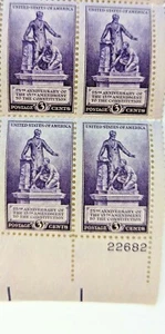Lincoln Emancipation Stamp 1940 3c Violet US Plate Block of 4 #902 MNH Pristine - Picture 1 of 3