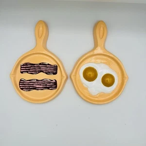Chalkware Kitschy Egg Bacon Pan Kitchen Retro Style Wall Plaque - Picture 1 of 2