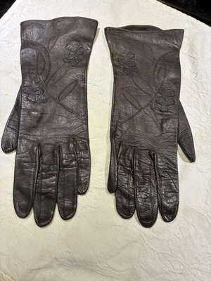 Vintage Ladies Brown Leather Driving Gloves Embroidered w Flowers Size 6 3/4 - Image 1 of 4