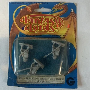 Grenadier Fantasy Lords #33 SKELETTSCHILDKRIEGER (KNIEND) Vintage 1983 NEU - Bild 1 von 2