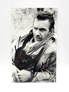 Foto firmada por Kevin Costner de 8 X 5 sin certificado de autenticidad - Imagen 1 de 2