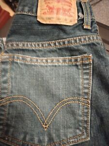 Levi's Womans Denim Capri Jeans 514 Crop Slim Straight Medium Wash Size 30 x 26 