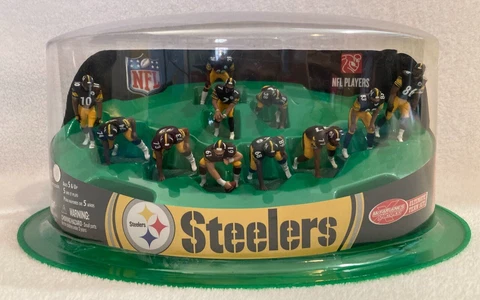 2008 McFarlane Pittsburgh Steelers Ultimate Team Set, Mint , Roethlisberger Cover