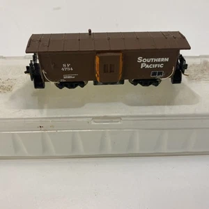 Rare Con-cor SOUTHERN PACIFIC BAY WINDOW CABOOSE #4734 N SCALE - Picture 1 of 5