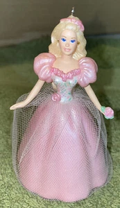 Hallmark "Springtime Barbie" Ornament 1996 - Photo 1/8