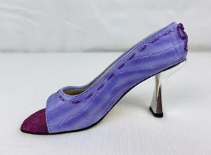 VTG Just the Right Shoe Bow Me 2000 By Lorraine Vail #25332 Miniature Figurine - Picture 1 of 6