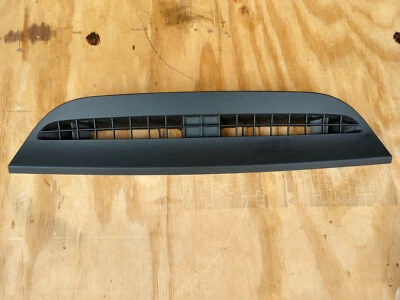 2013-2016 Cadillac ATS приборной панели Defroster гриль 22936863 - Изображение 1 из 4