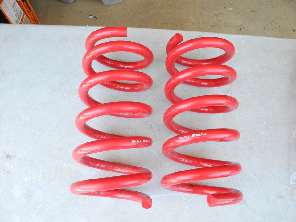 Saleen Performance 后降压弹簧 适合 15-23 福特野马 带麦格纳 - 全新 — 第 1/3 张图片